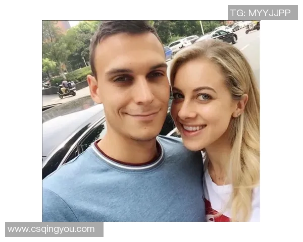 足球明星送礼物的精美图片展示与背后的故事分享